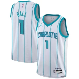LaMelo Ball Charlotte Hornets Nike Notable Youth Swingman Jersey Association Edition White - Giftez-le à un fan dévoué - Livraison en temps pour les fêtes