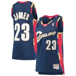 LeBron James Cleveland Cavaliers Women's Hardwood Classics Superbe Swingman Jersey Navy - Stock limité - Commandez vite votre maillot exclusif