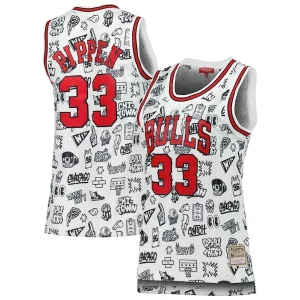 Scottie Pippen Chicago Bulls Stylish Women's 1997 Doodle Swingman Jersey White - Stock limité - Commandez vite votre maillot exclusif